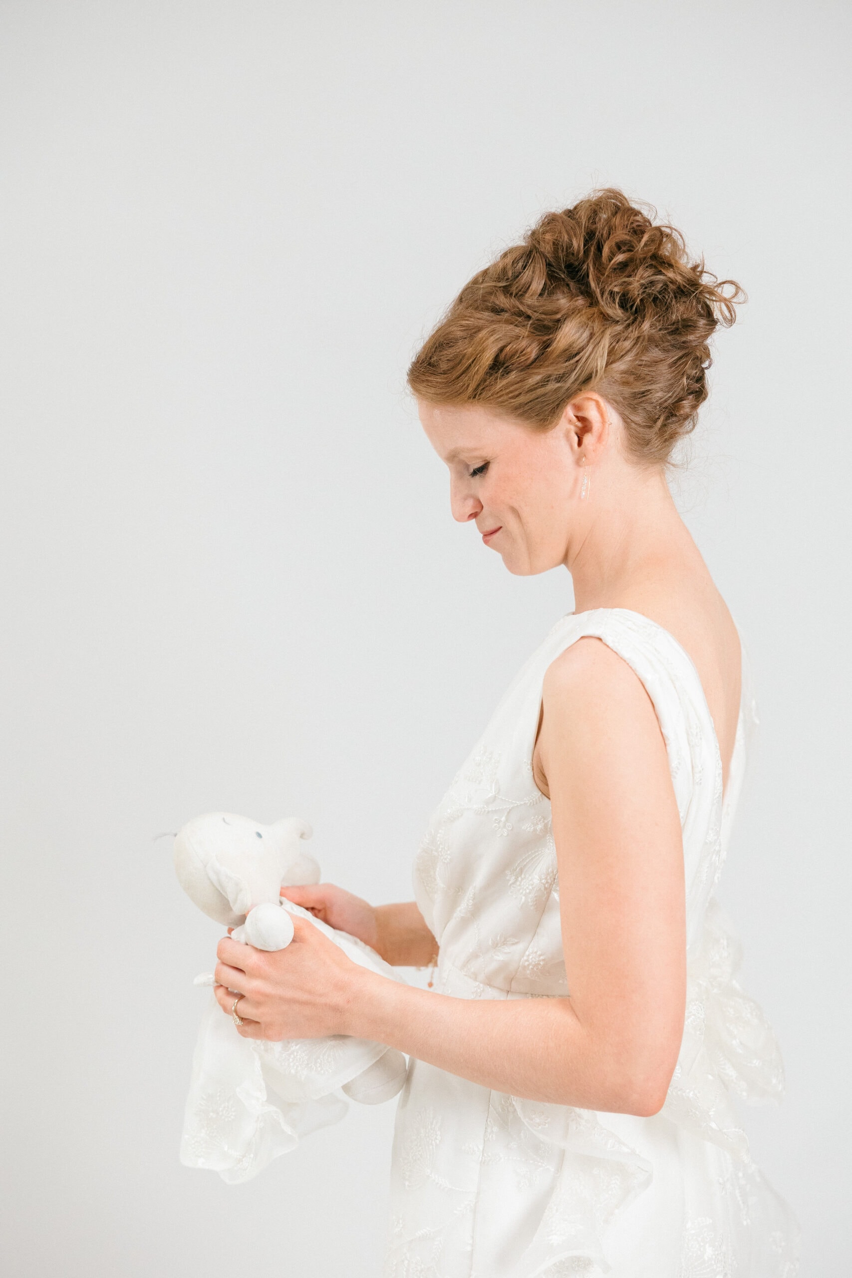 Angela’s Couture Bridal Photoshoot: A Dream Day in the Studio 101 2025 A Kolis Studio 7111 scaled 2