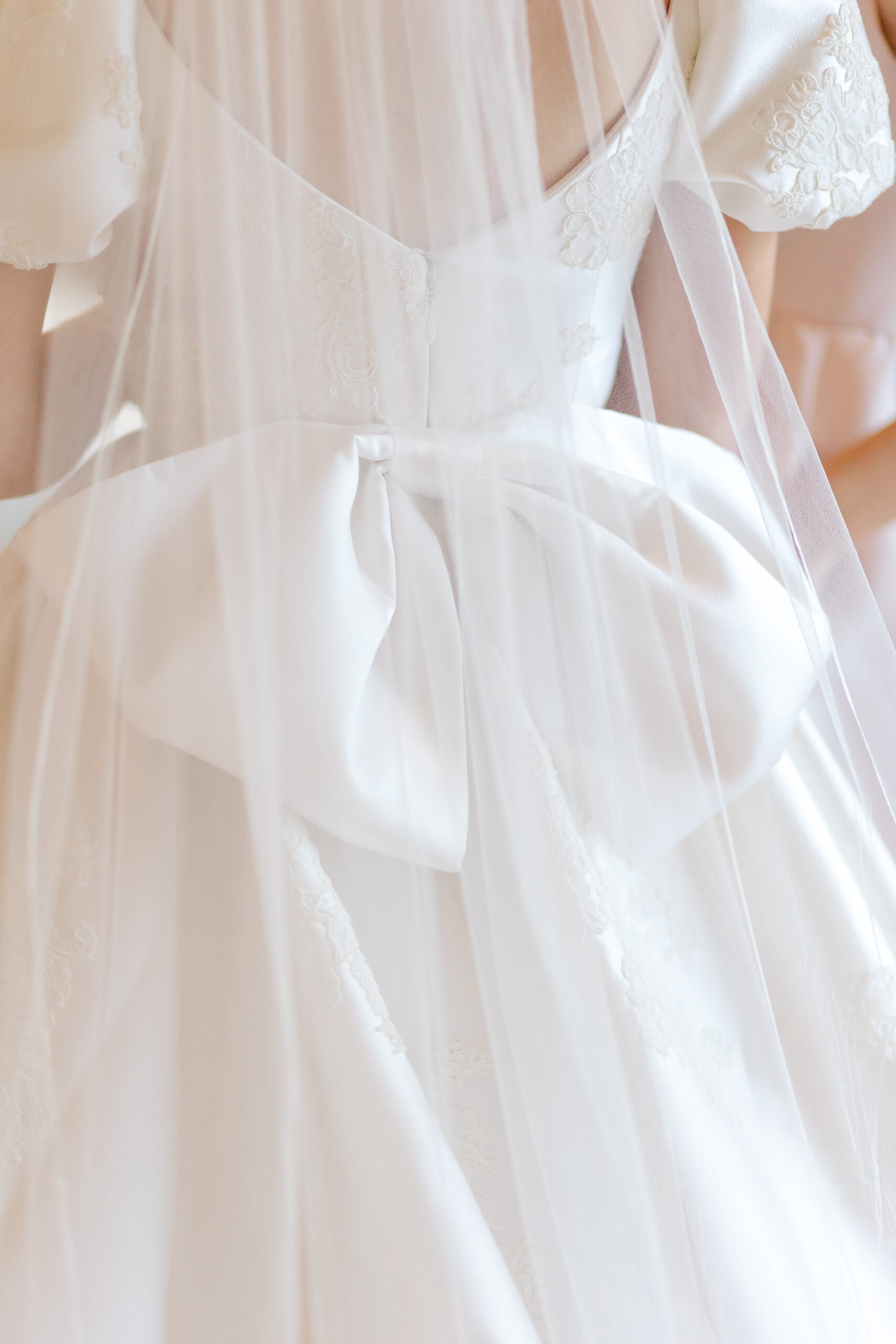 Melissa's Couture Sarah Kolis Bridal Gown 18 M C Wedding Party Portraits 5249 scaled 2